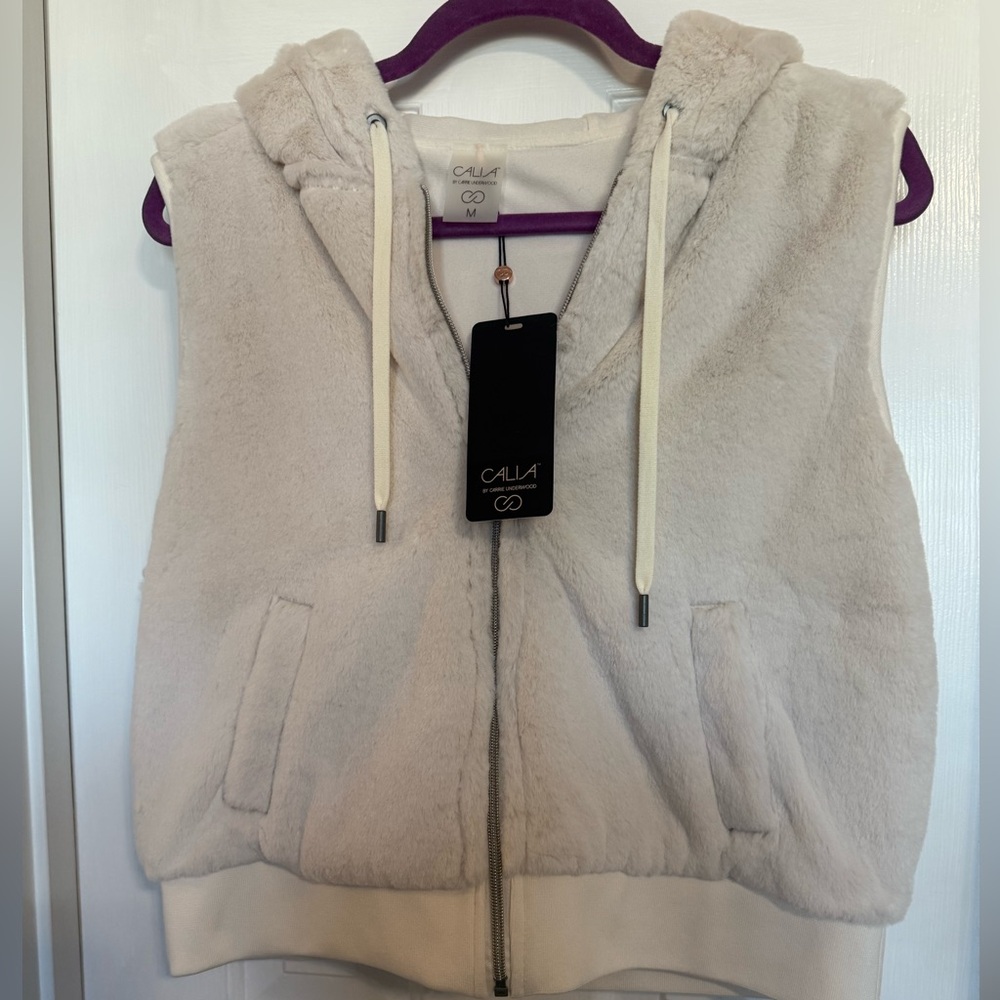 Calia By Carrie Underwood Ivory Faux Fur Sleevesless Hooded Vest NWT